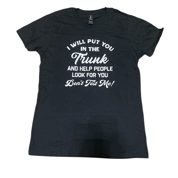 Tops - NWOT Funny Graphic Tshirt S R20